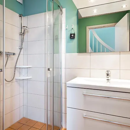 Two-bedroom Holiday In 51 Holiday home